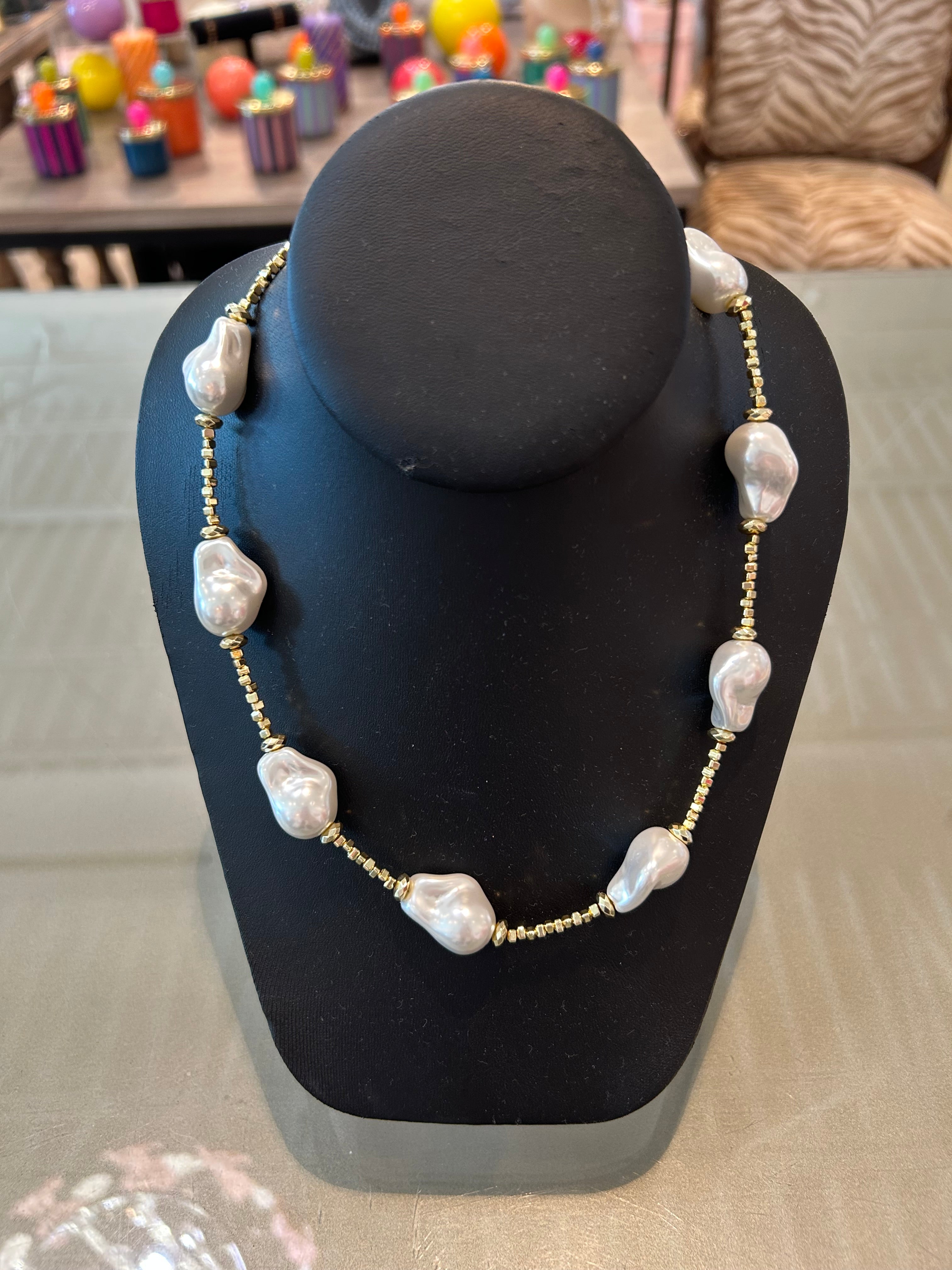 Michele Busch NW-24-92 Pearl Baroque Mother of Pearl Gold