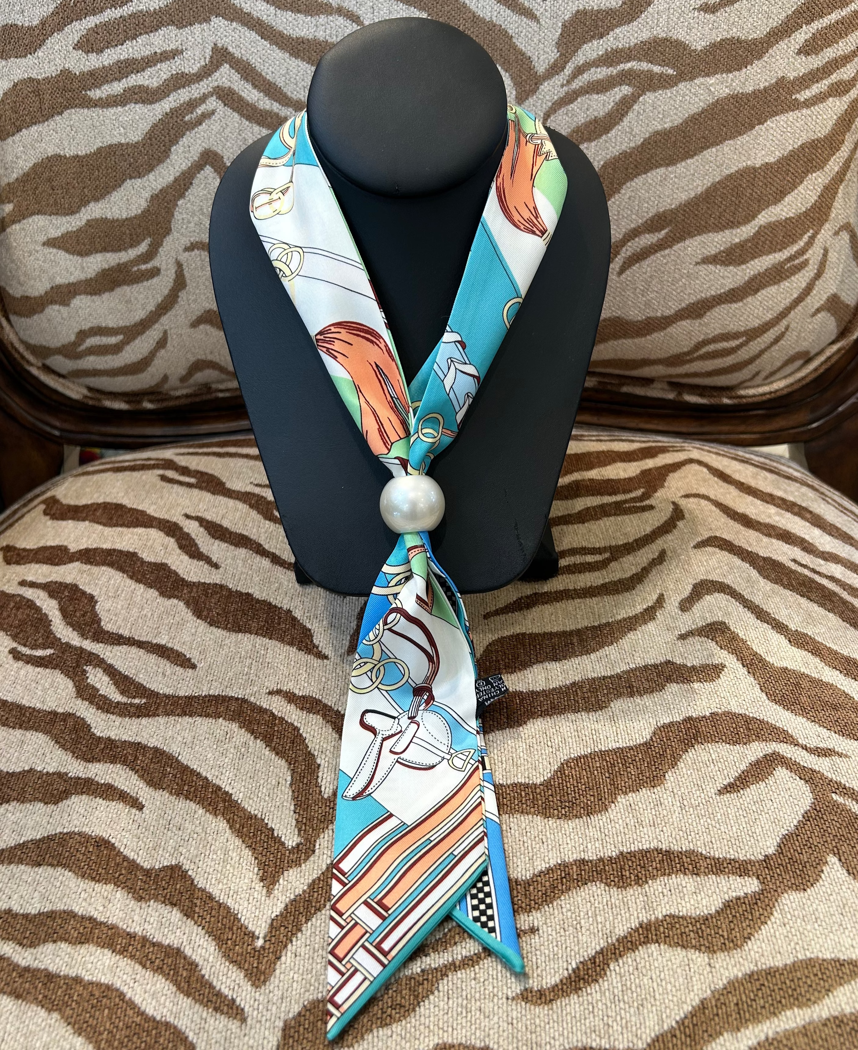 Studio G Scarf With Pearl - Equestrian