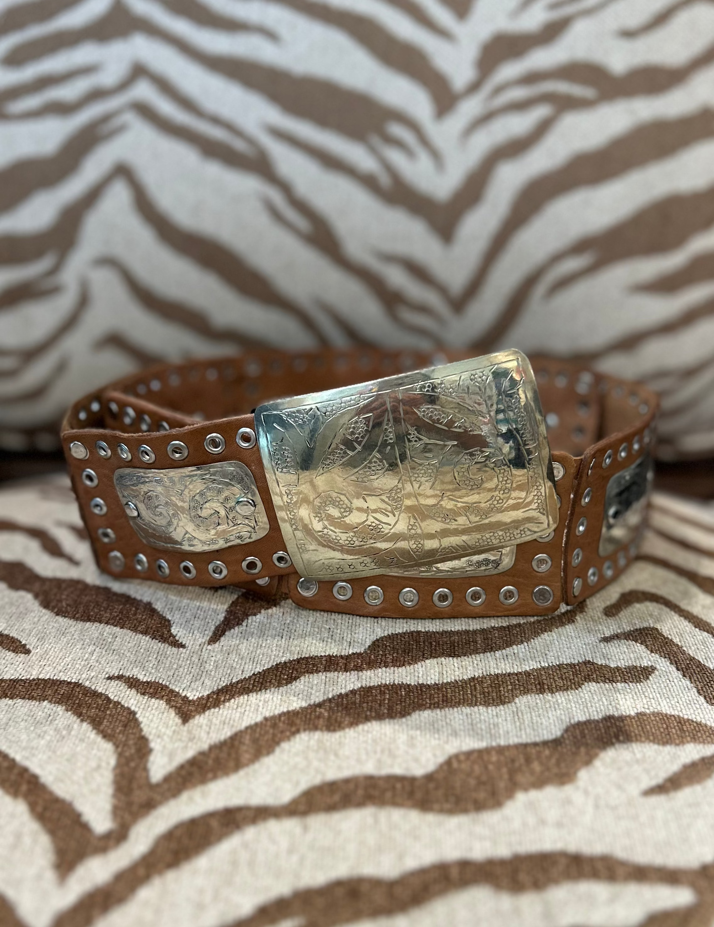 Dairi B344 Brown Square Shape Leather Belt