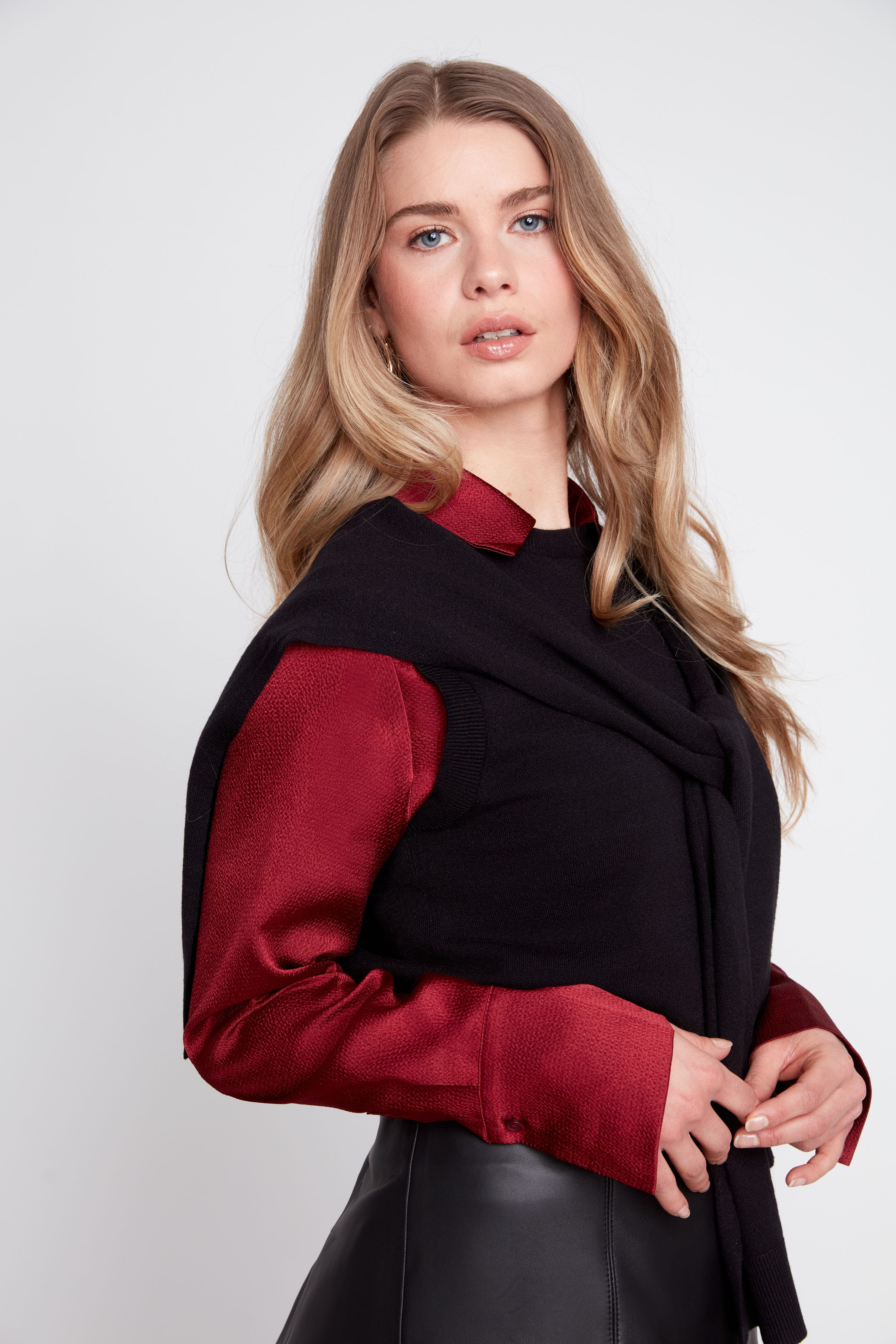 Renuar R6989 3391 Knit Sweater Black