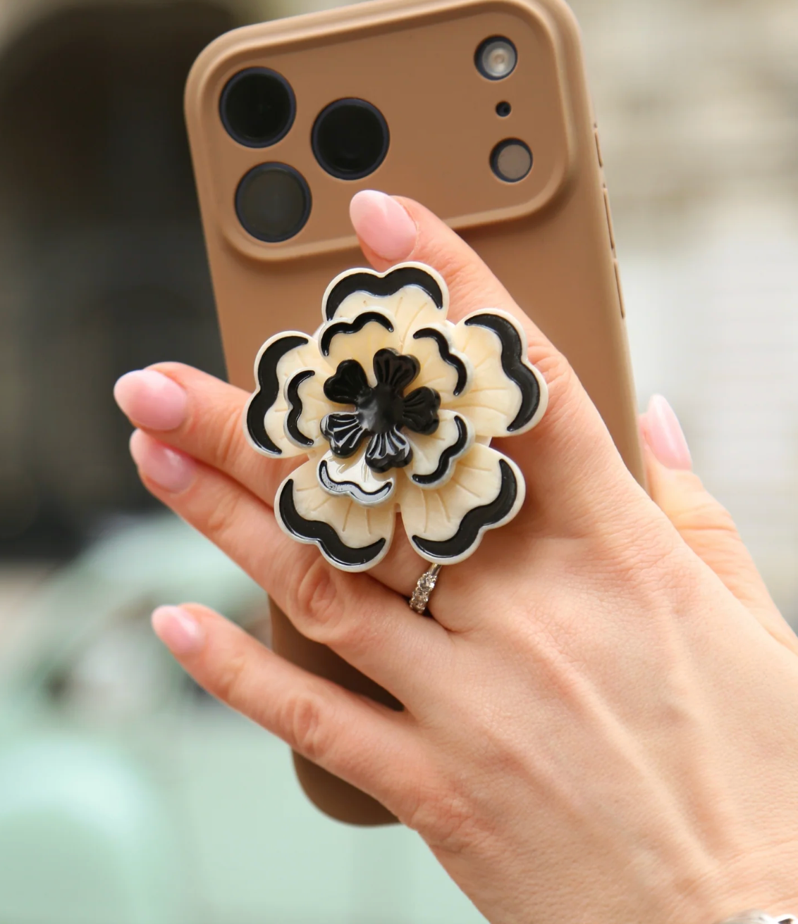 Solar Eclipse Pop Socket - Dianthus