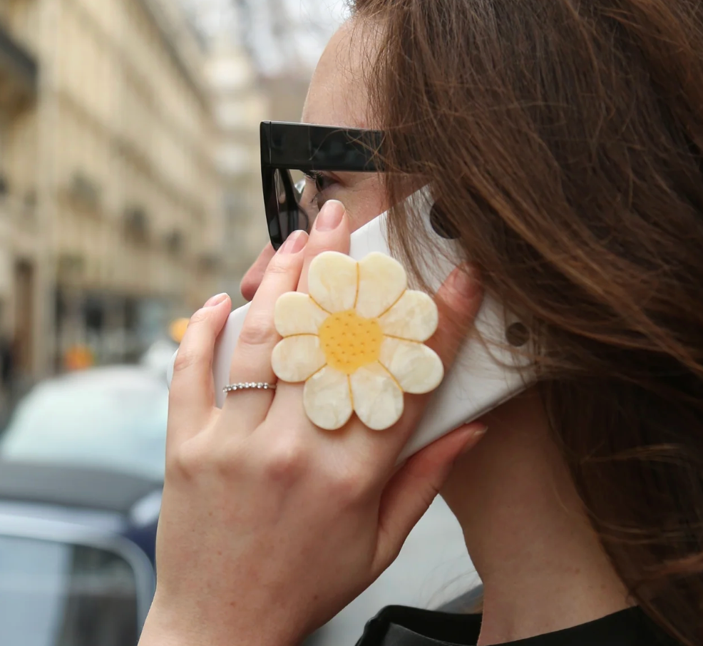 Solar Eclipse Pop Socket - Daisy